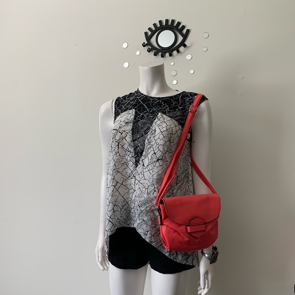 Coral Crossbody - Picture 2 of 5